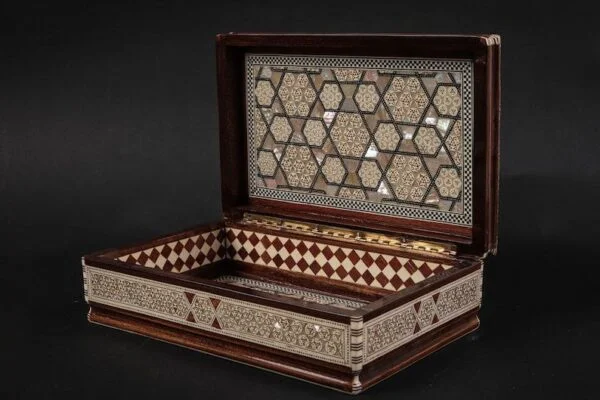 Jewelry box made of mother pearl and wood made in Egypt - Image 3