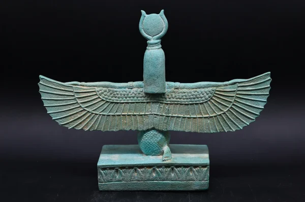 Egyptian statue of the goddess Isis with open wings made of stone Made in Egypt - Image 7