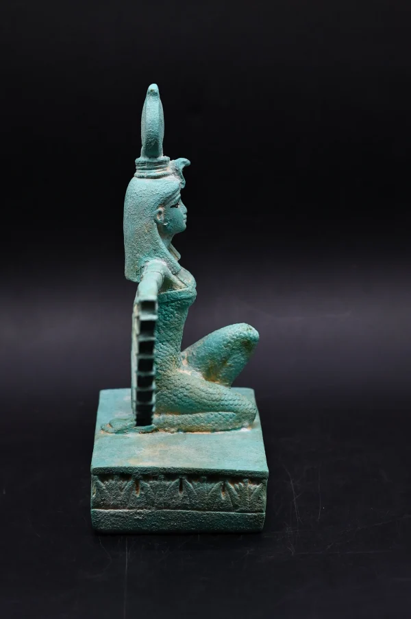 Egyptian statue of the goddess Isis with open wings made of stone Made in Egypt - Image 2