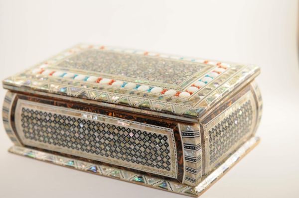 Amazing Beech wood with inlaid mother of pearl, turquoise & coral - Image 4