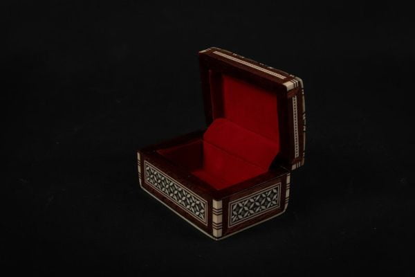 Jewelry box made of mother pearl and wood made in Egypt - Image 2