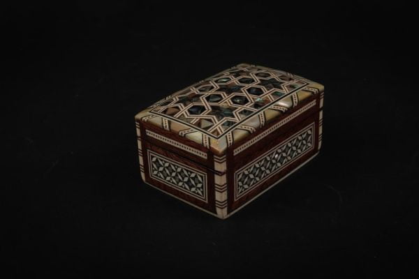 Jewelry box made of mother pearl and wood made in Egypt - Image 5