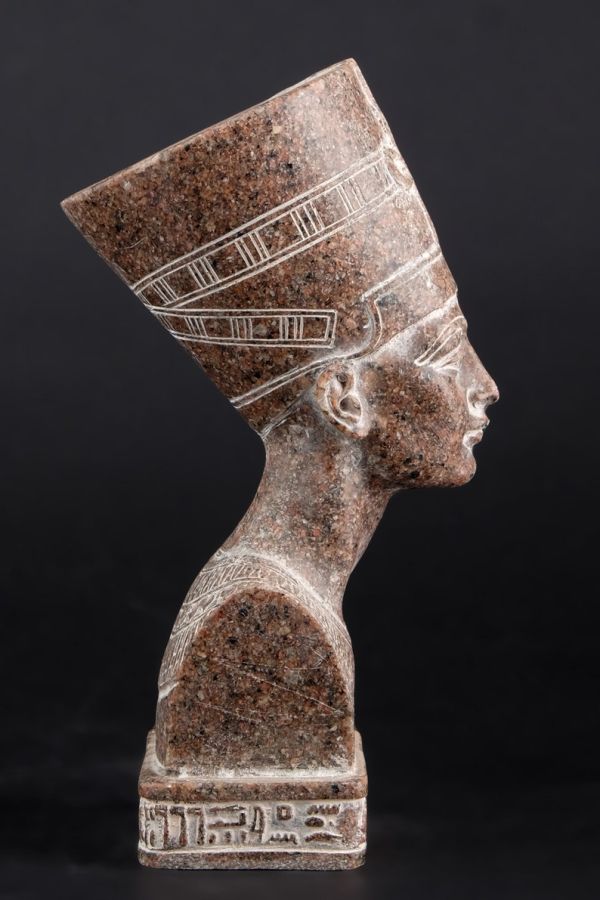 Statue of Egyptian Art Queen Nefertiti Bust Sculpture black heavy granite stone made in Egypt - Image 4