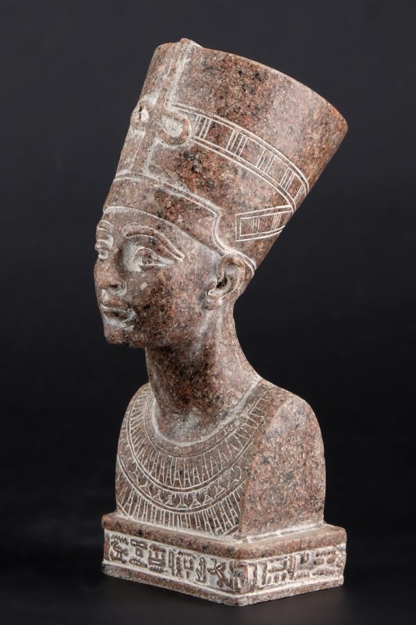 Statue of Egyptian Art Queen Nefertiti Bust Sculpture black heavy granite stone made in Egypt - Image 2