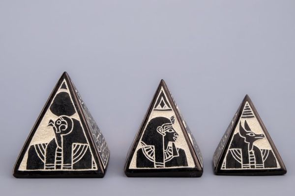 Vintage pyramids of Egypt Set - Set of 3 Pyramid- Egyptian Pyramids- Giza pyramids-EGYPTIAN Home Decor - Made of basalt stone in Egypt - Image 5