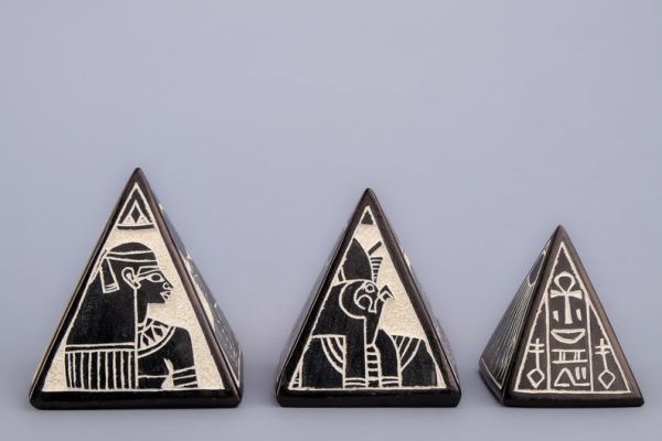 Vintage pyramids of Egypt Set - Set of 3 Pyramid- Egyptian Pyramids- Giza pyramids-EGYPTIAN Home Decor - Made of basalt stone in Egypt - Image 2