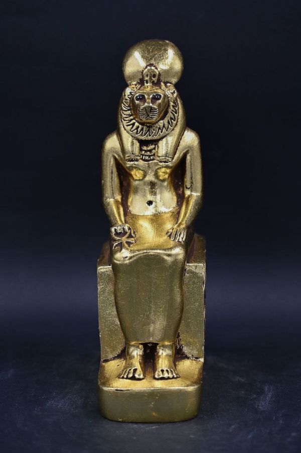 statue Goddess Sekhmet seated painted, gold leaf heavy made in Egypt - Image 7