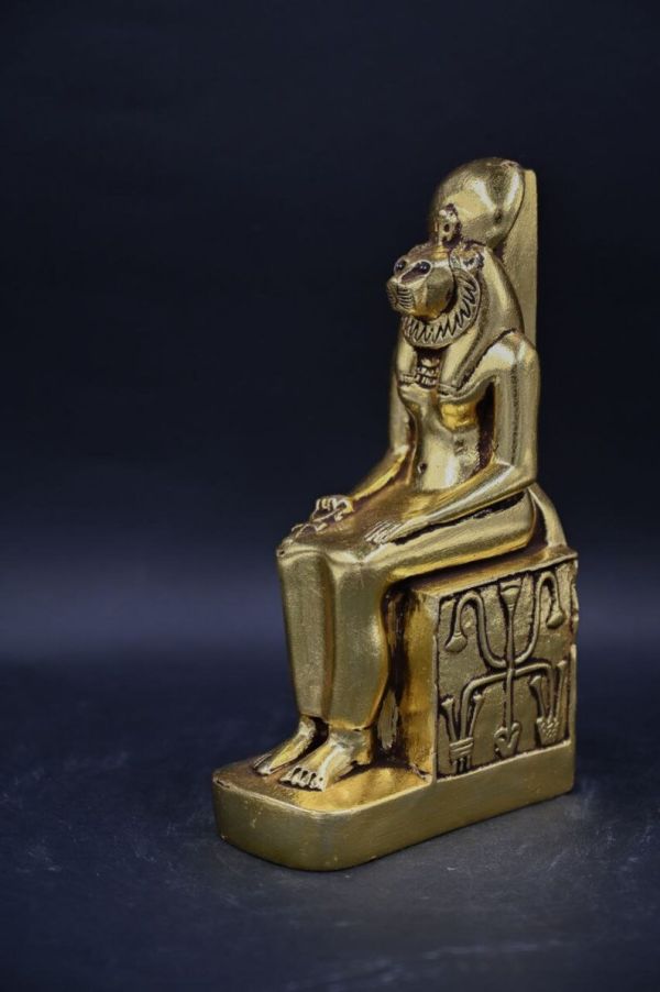 statue Goddess Sekhmet seated painted, gold leaf heavy made in Egypt - Image 2