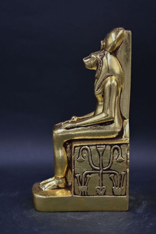 statue Goddess Sekhmet seated painted, gold leaf heavy made in Egypt - Image 3